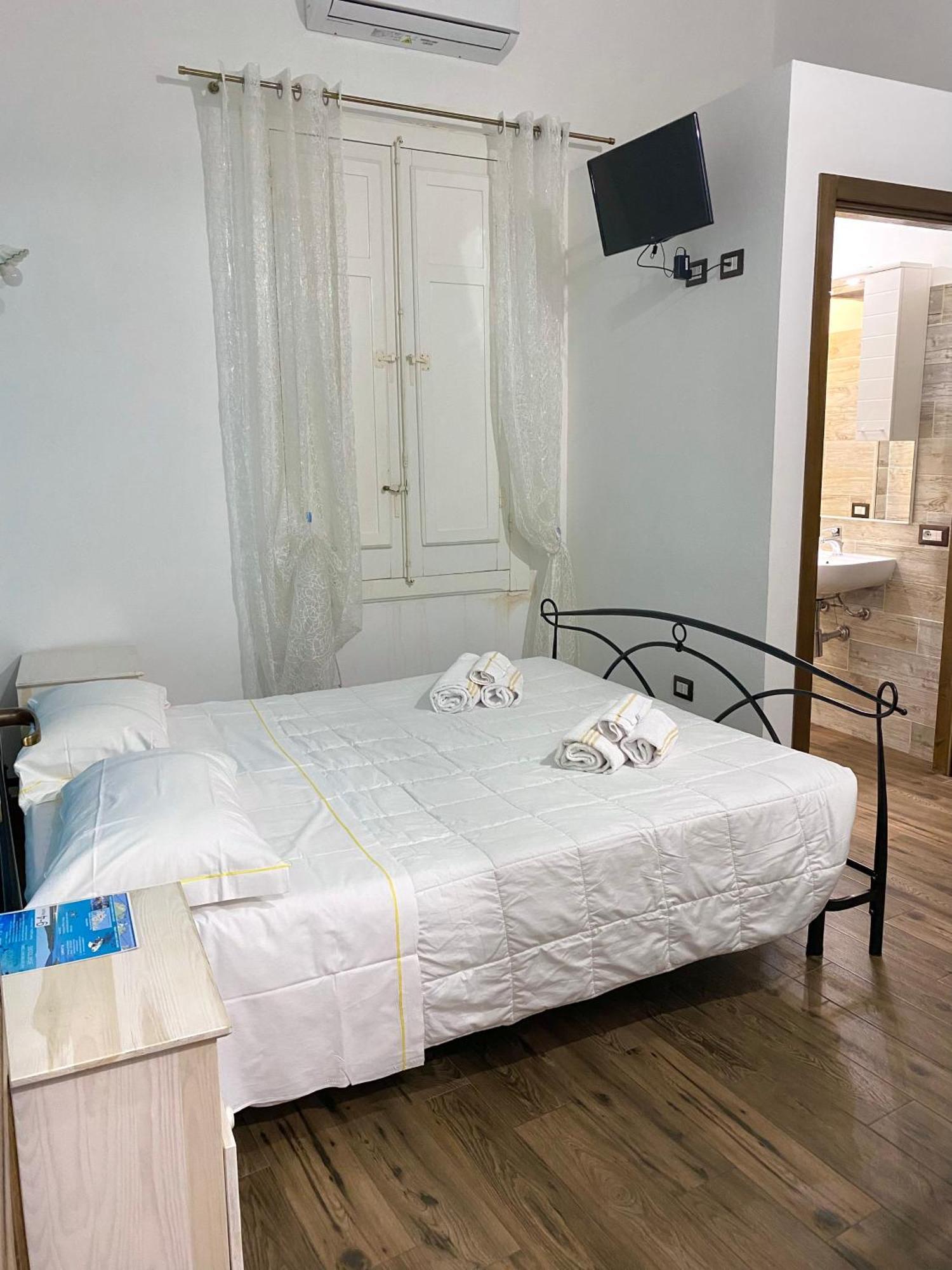 Dani'S House 호텔 칼리아리 외부 사진